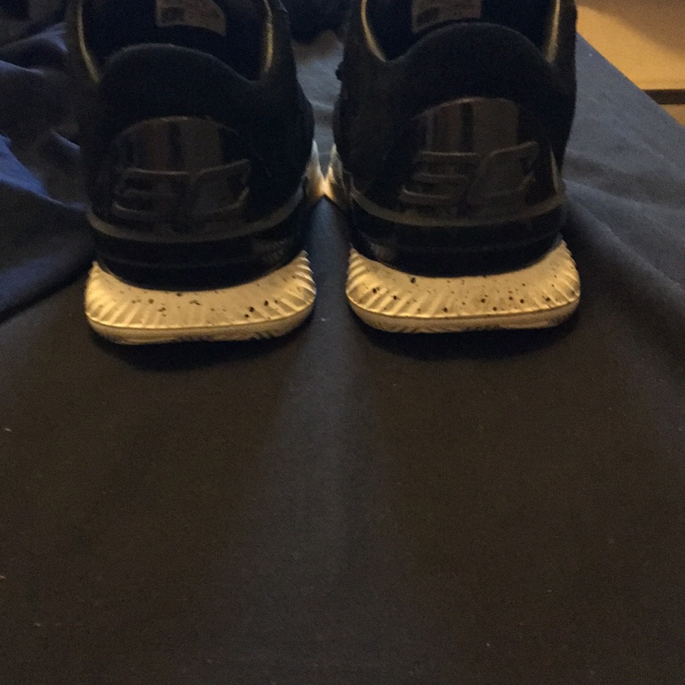 Shoes - Picture 3 of 3
